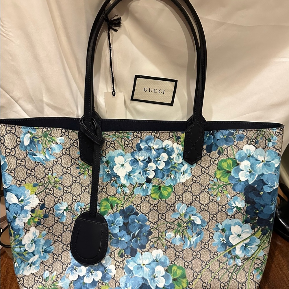Gucci Blooms Tote Reversible Floral/Navy Bag - NWT - Picture 3 of 15